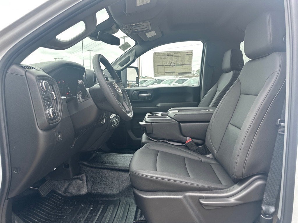 2025 GMC Sierra 3500 HD Chassis Cab Pro