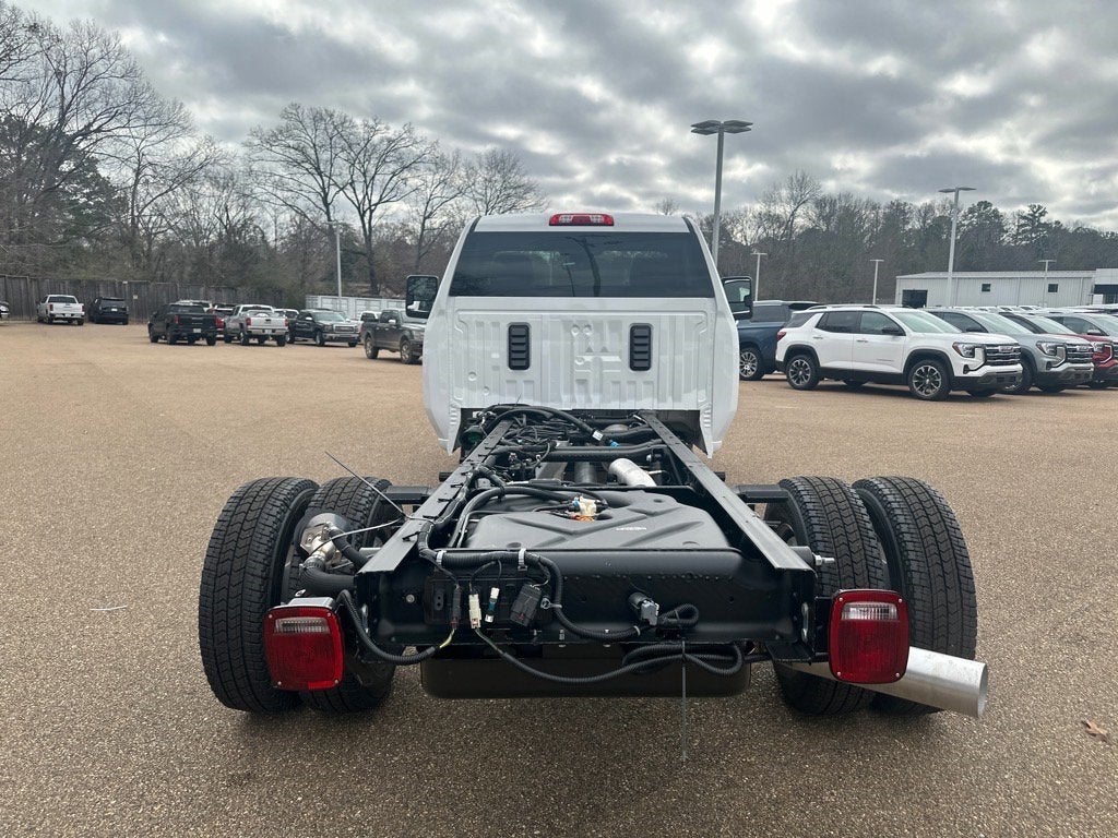 2025 GMC Sierra 3500 HD Chassis Cab Pro