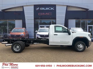 2025 GMC Sierra 3500 HD Chassis Cab Pro