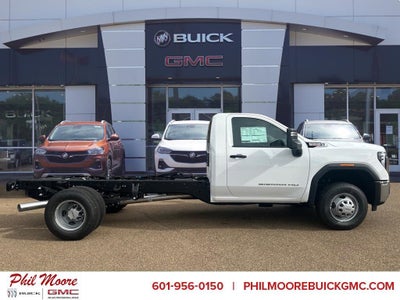 2025 GMC Sierra 3500 HD Chassis Cab Pro