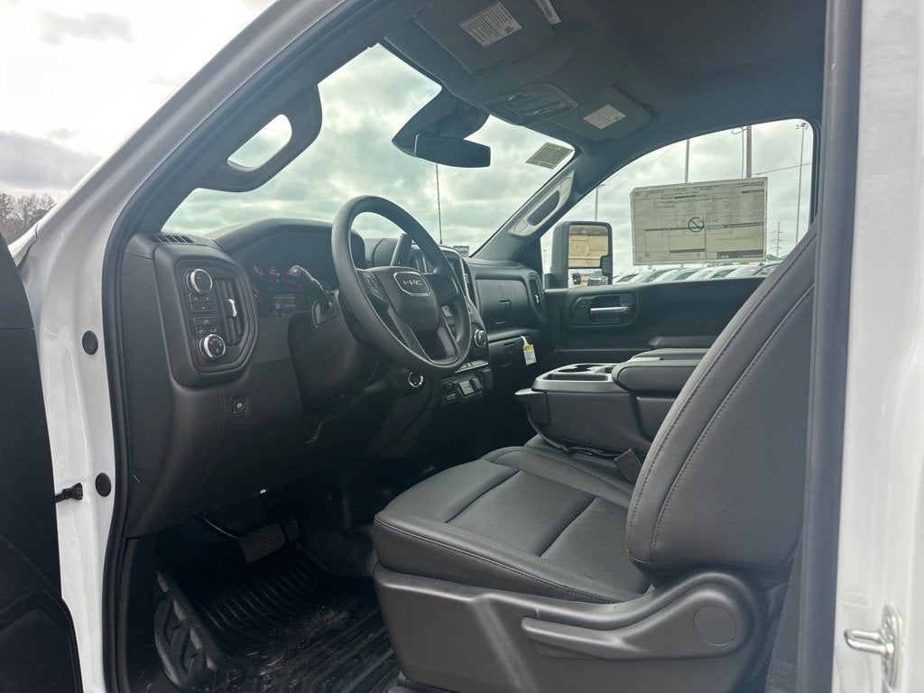 2025 GMC Sierra 3500 HD Chassis Cab Pro