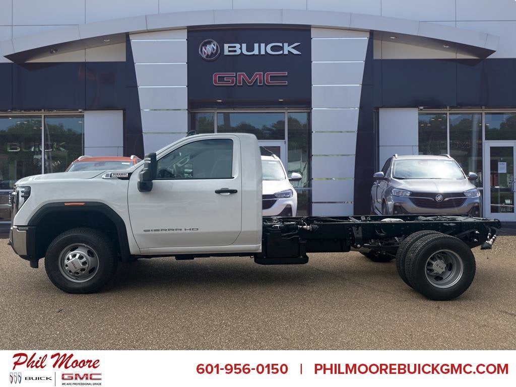 2025 GMC Sierra 3500 HD Chassis Cab Pro