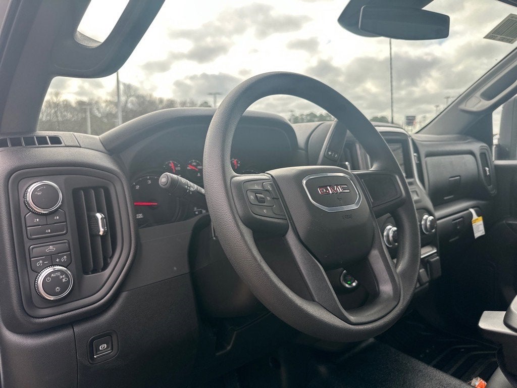 2025 GMC Sierra 3500 HD Chassis Cab Pro