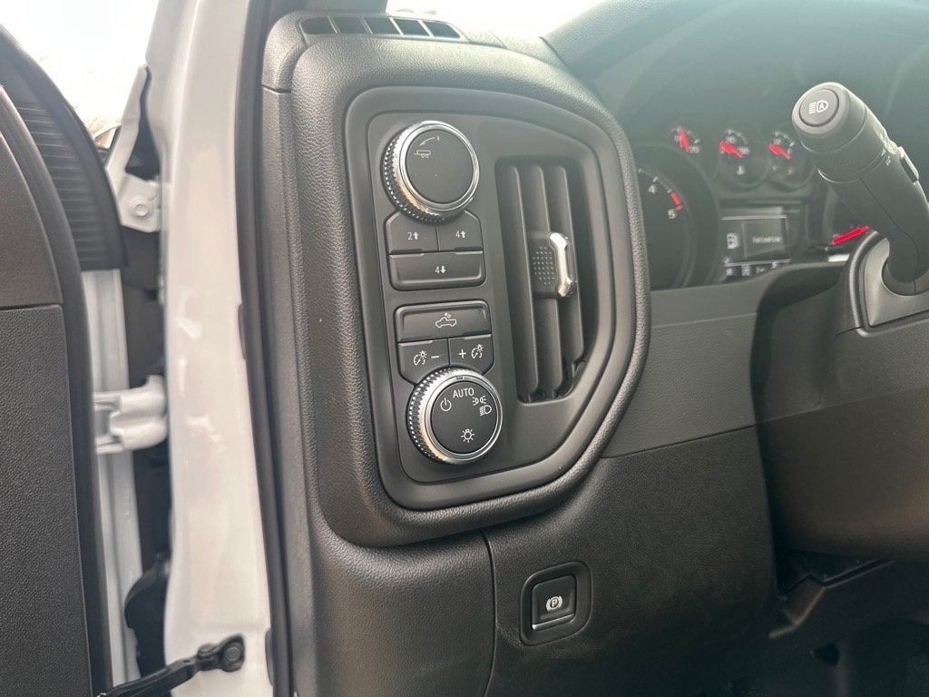 2025 GMC Sierra 3500 HD Chassis Cab Pro