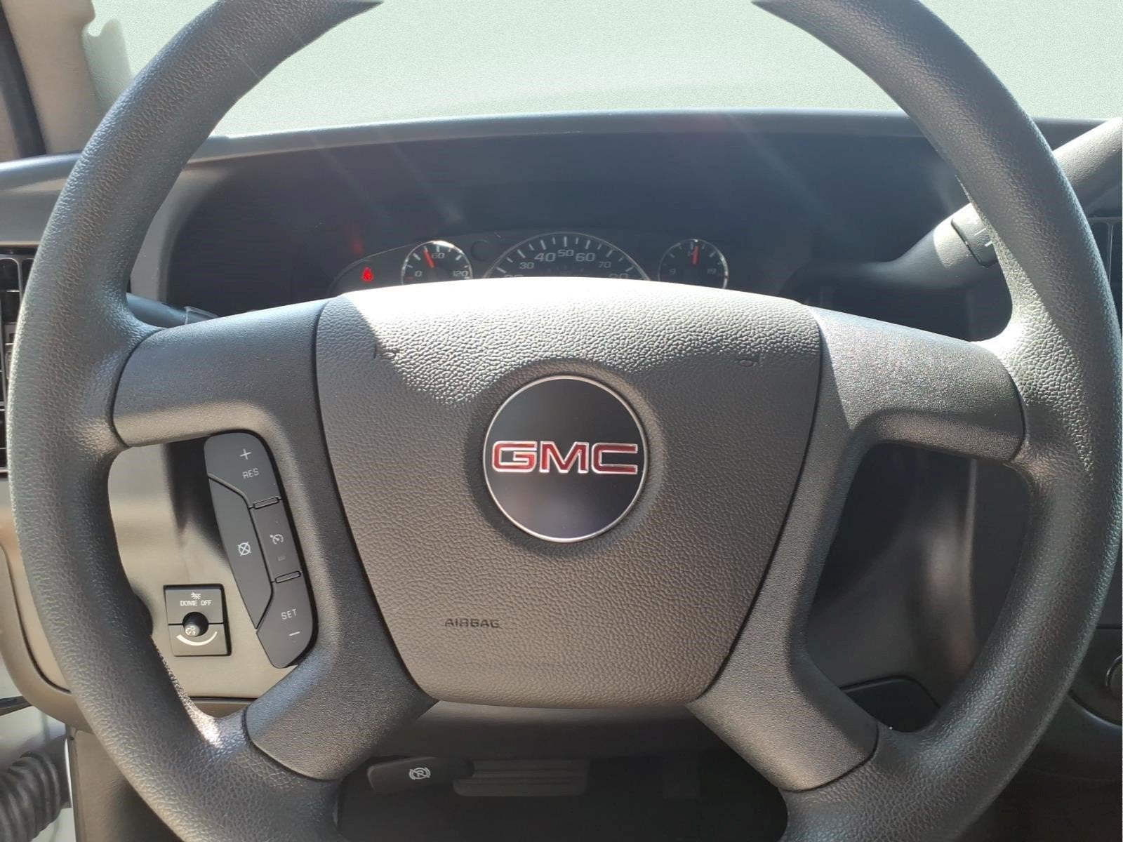2025 GMC Savana Passenger LT
