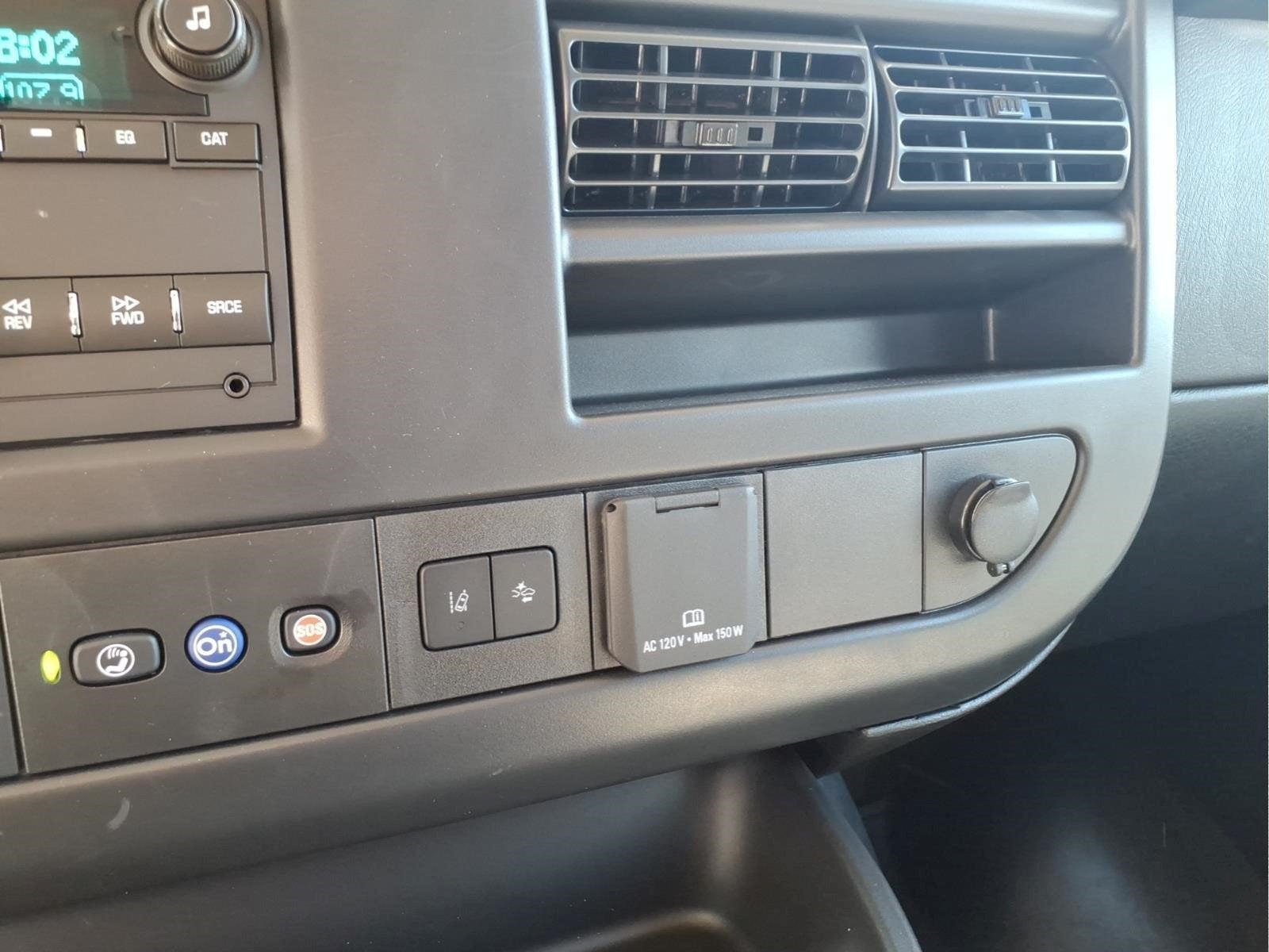 2025 GMC Savana Passenger LT