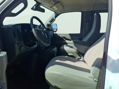 2025 GMC Savana Passenger LT
