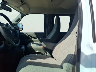 2025 GMC Savana Passenger LT