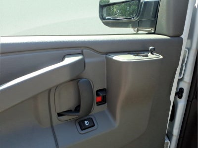 2025 GMC Savana Passenger LT