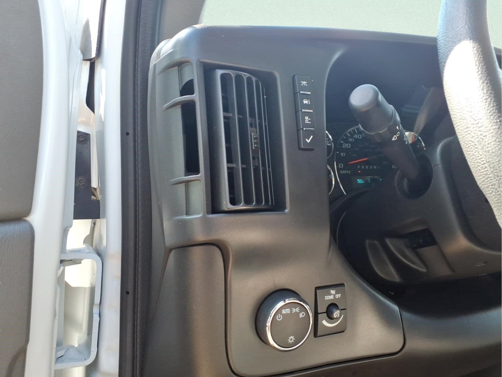 2025 GMC Savana Passenger LT
