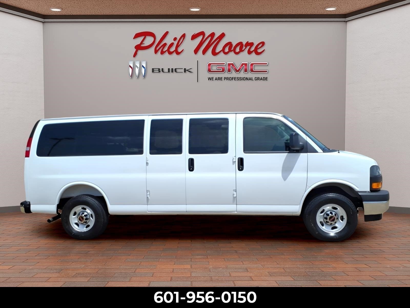 2026 GMC Savana Passenger LT