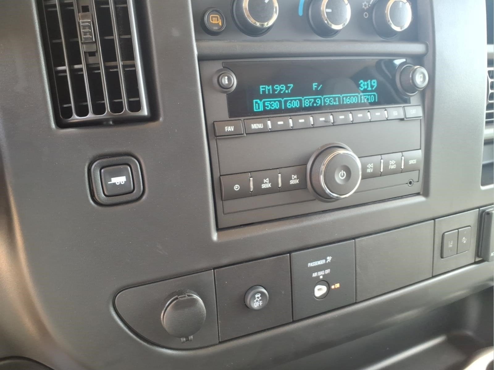 2026 GMC Savana Passenger LT