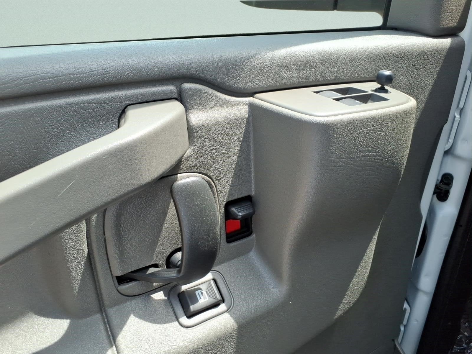 2026 GMC Savana Passenger LT