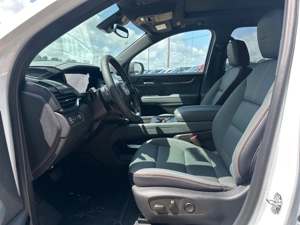 2025 GMC Acadia AT4