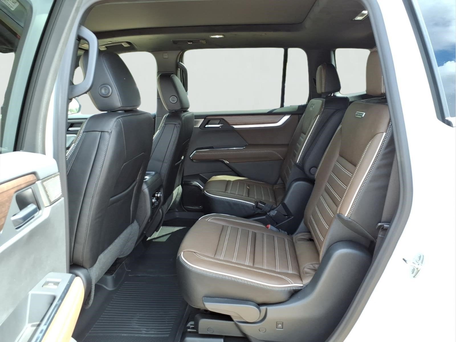2027 GMC Acadia Denali Ultimate