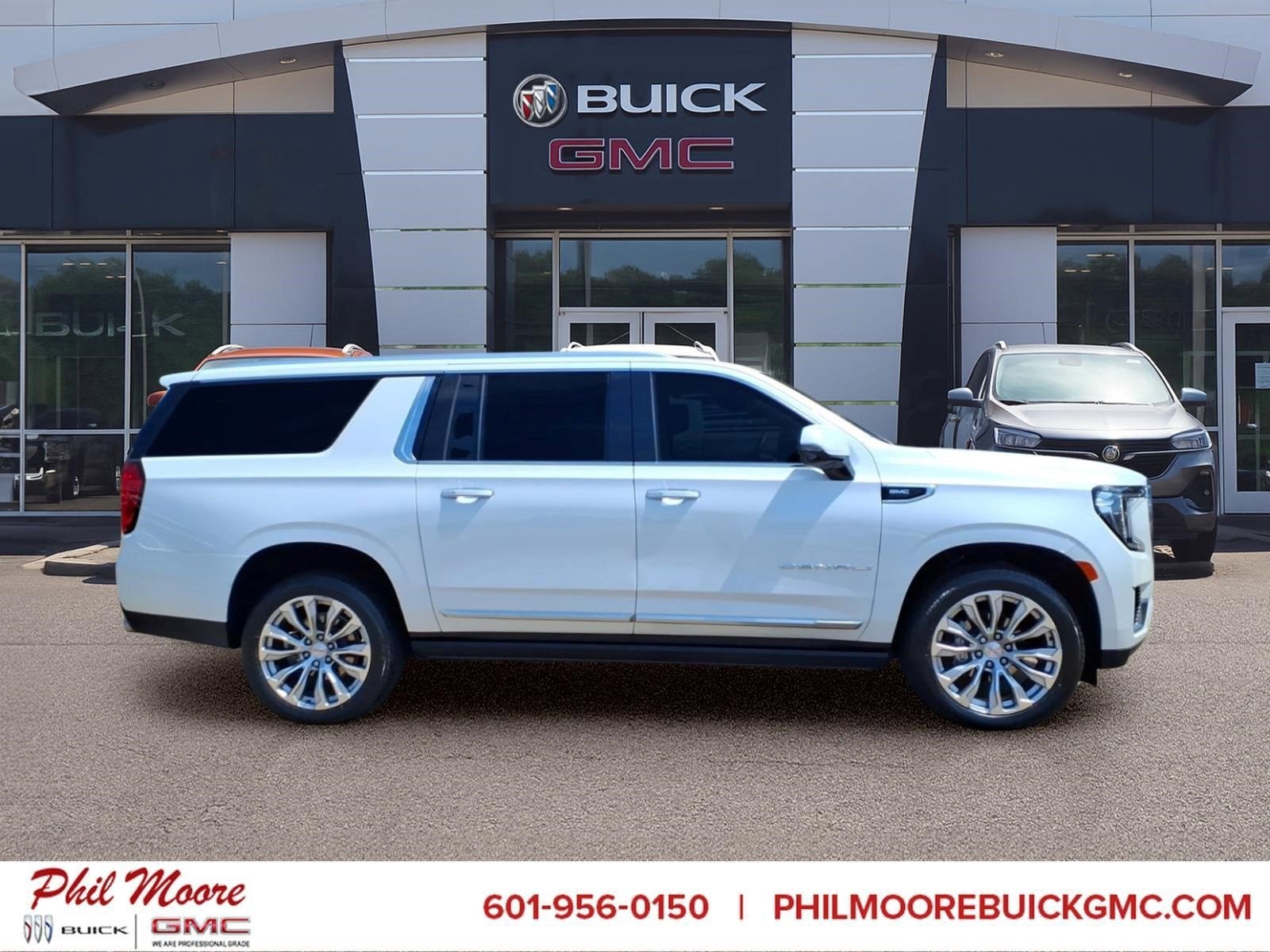 2024 GMC Yukon Denali 2WD's photo