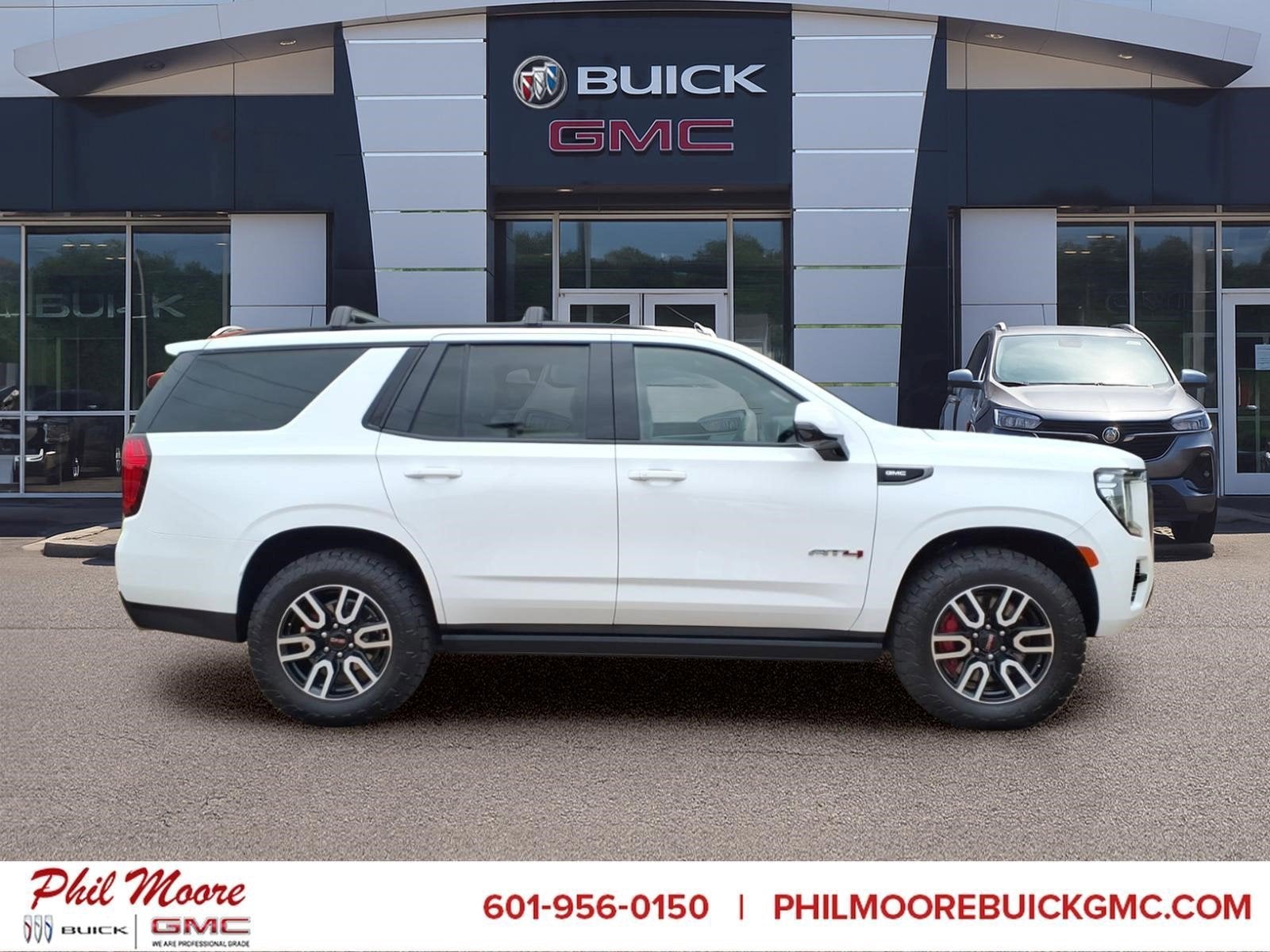 2024 GMC Yukon 4WD AT4's photo