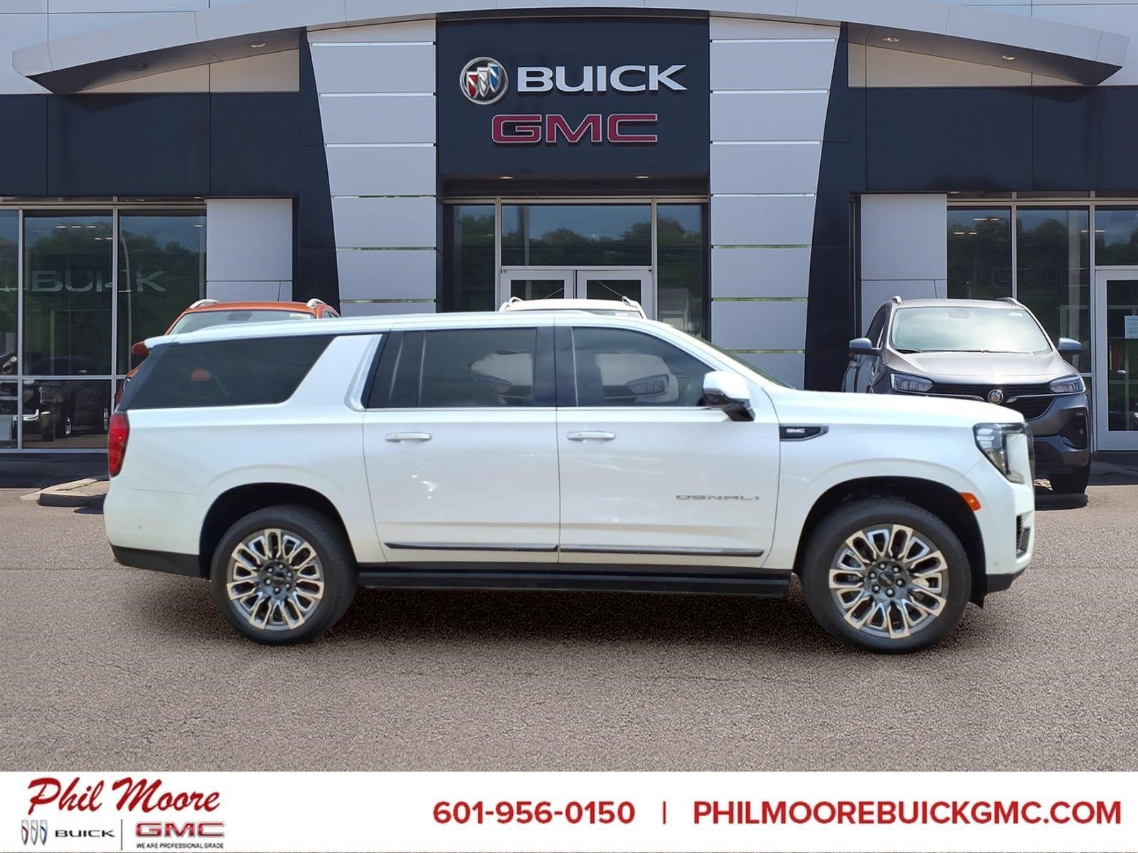 2023 GMC Yukon XL Denali Ultimate