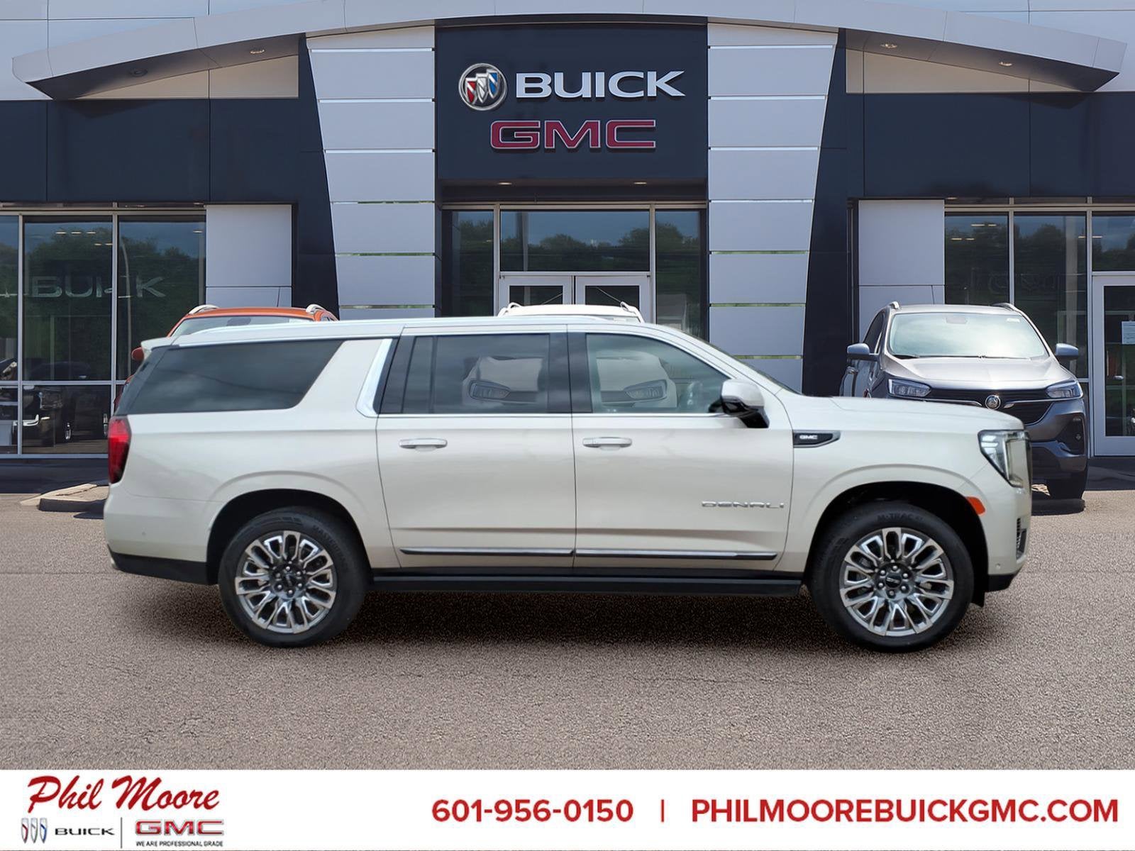 2023 GMC Yukon XL Denali Ultimate