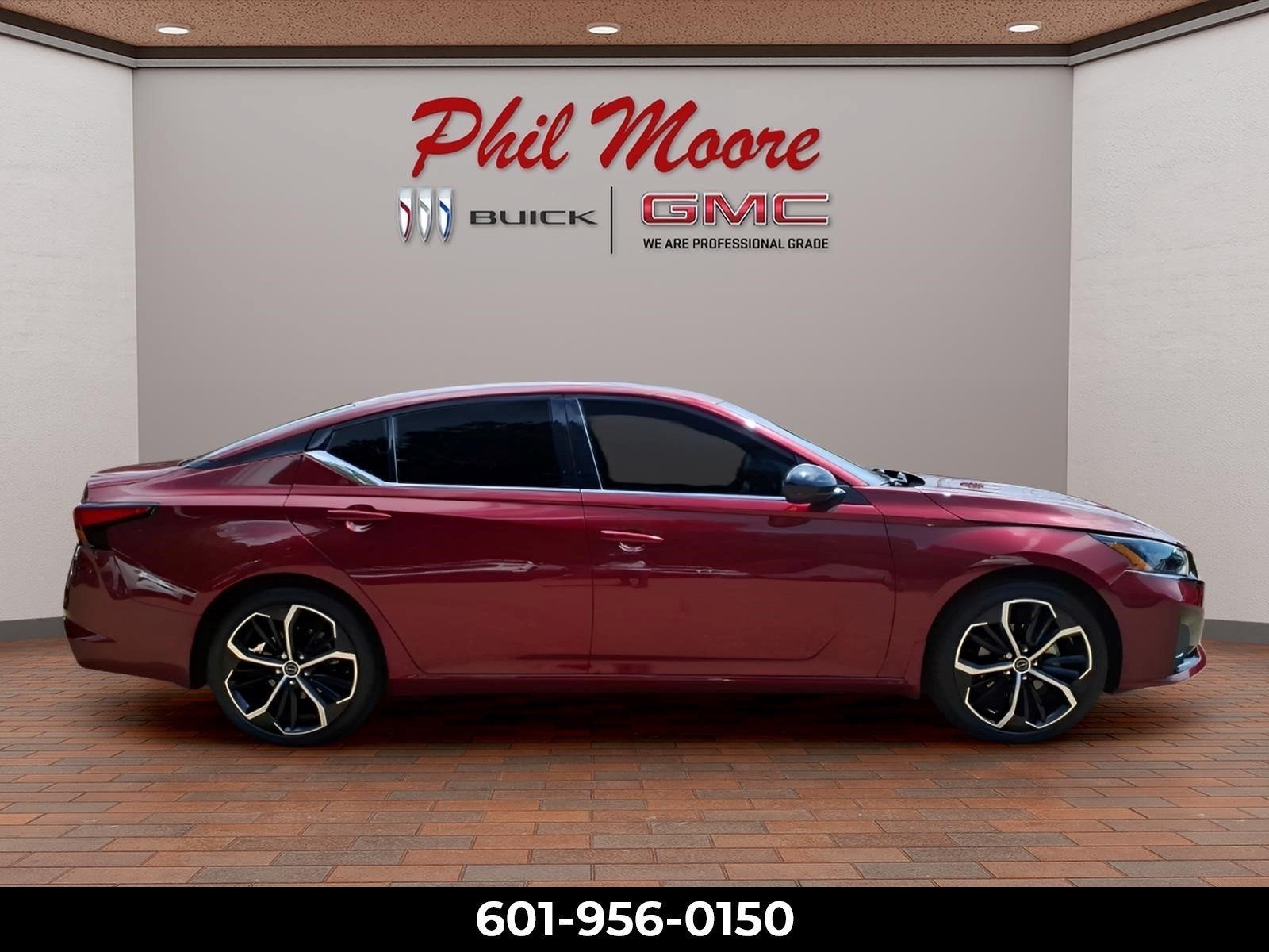 2024 Nissan Altima SR FWD
