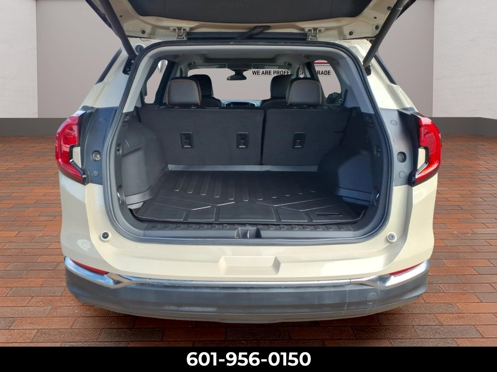 2023 GMC Terrain AT4