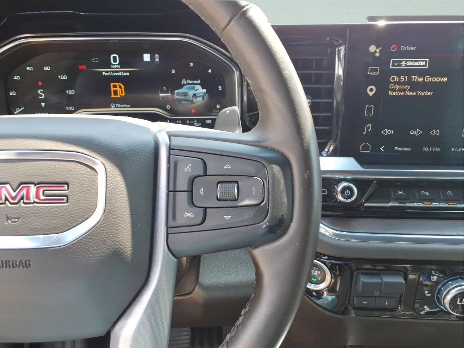 2023 GMC Sierra 1500 SLT - Photo 11