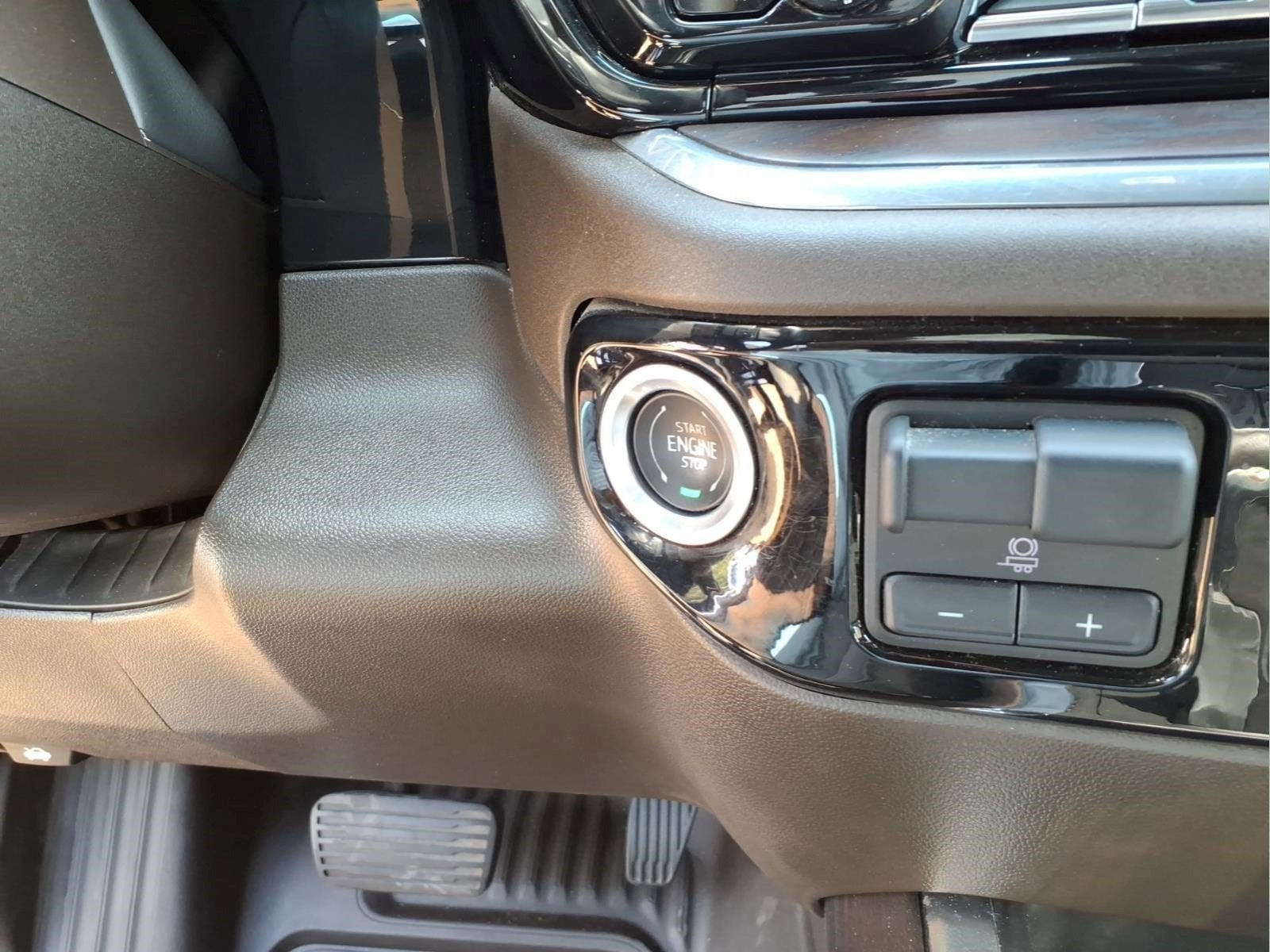 2023 GMC Sierra 1500 SLT - Photo 12