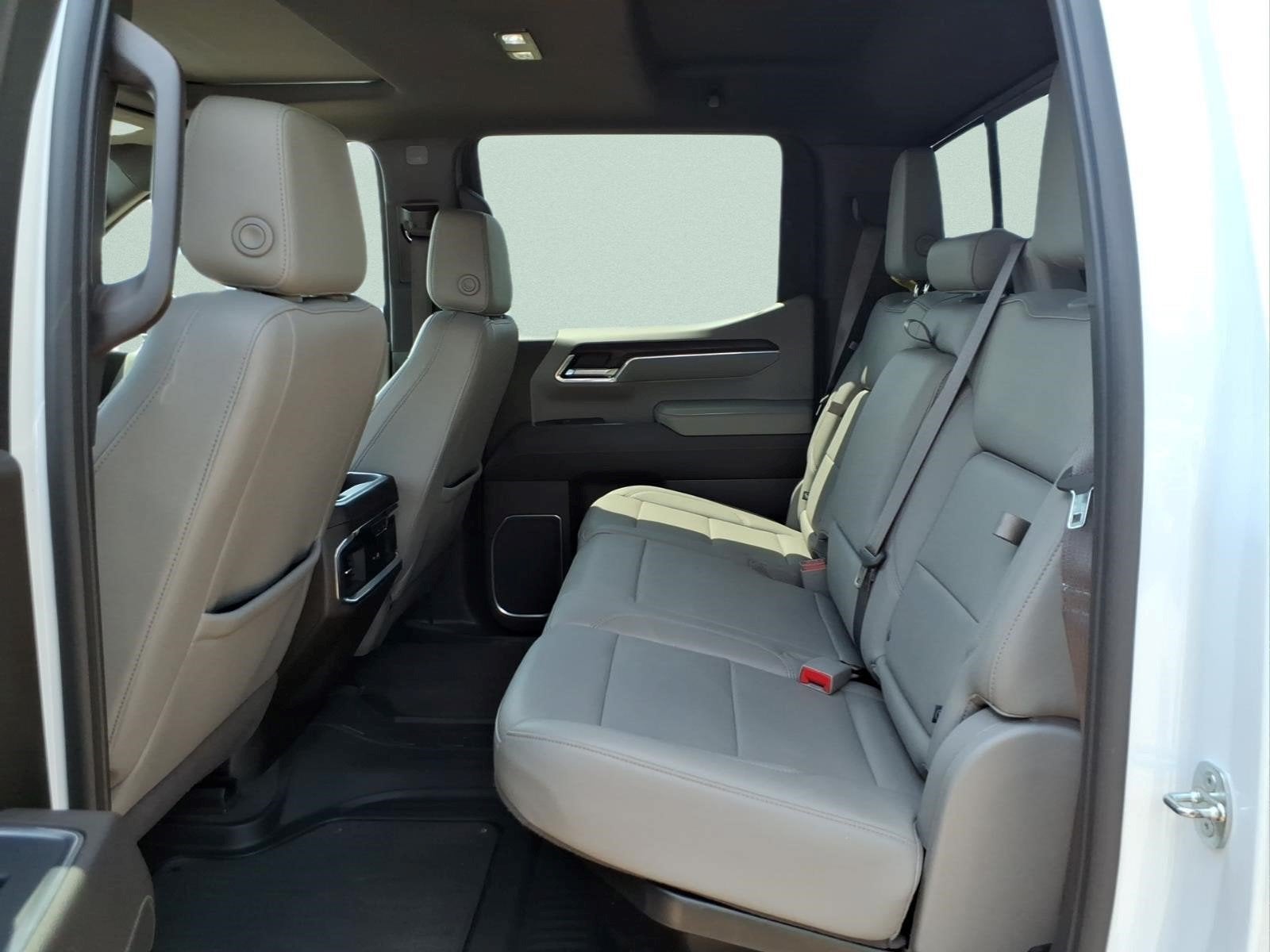 2023 GMC Sierra 1500 SLT - Photo 21