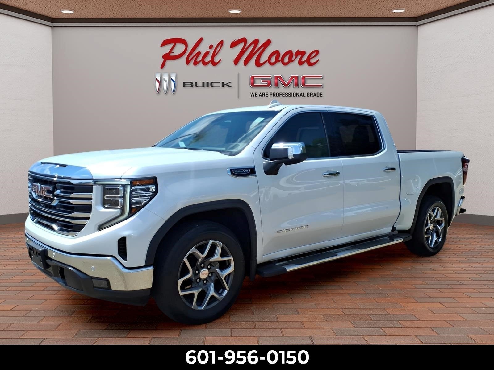 2023 GMC Sierra 1500 SLT