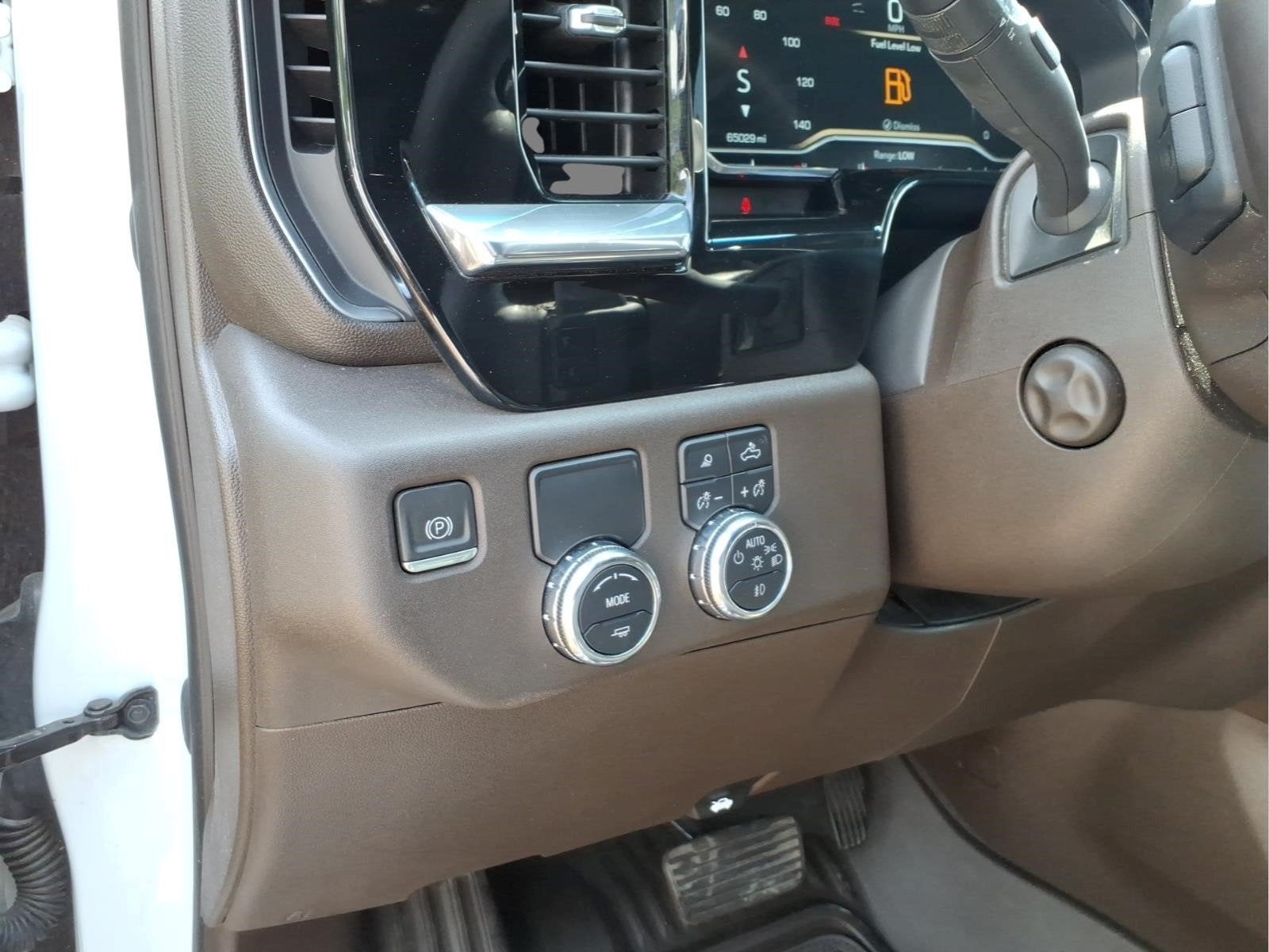 2023 GMC Sierra 1500 SLT - Photo 9