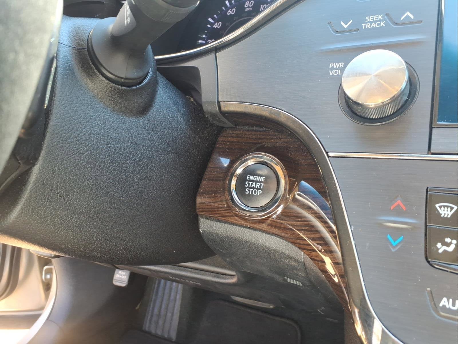 2013 Toyota Avalon XLE