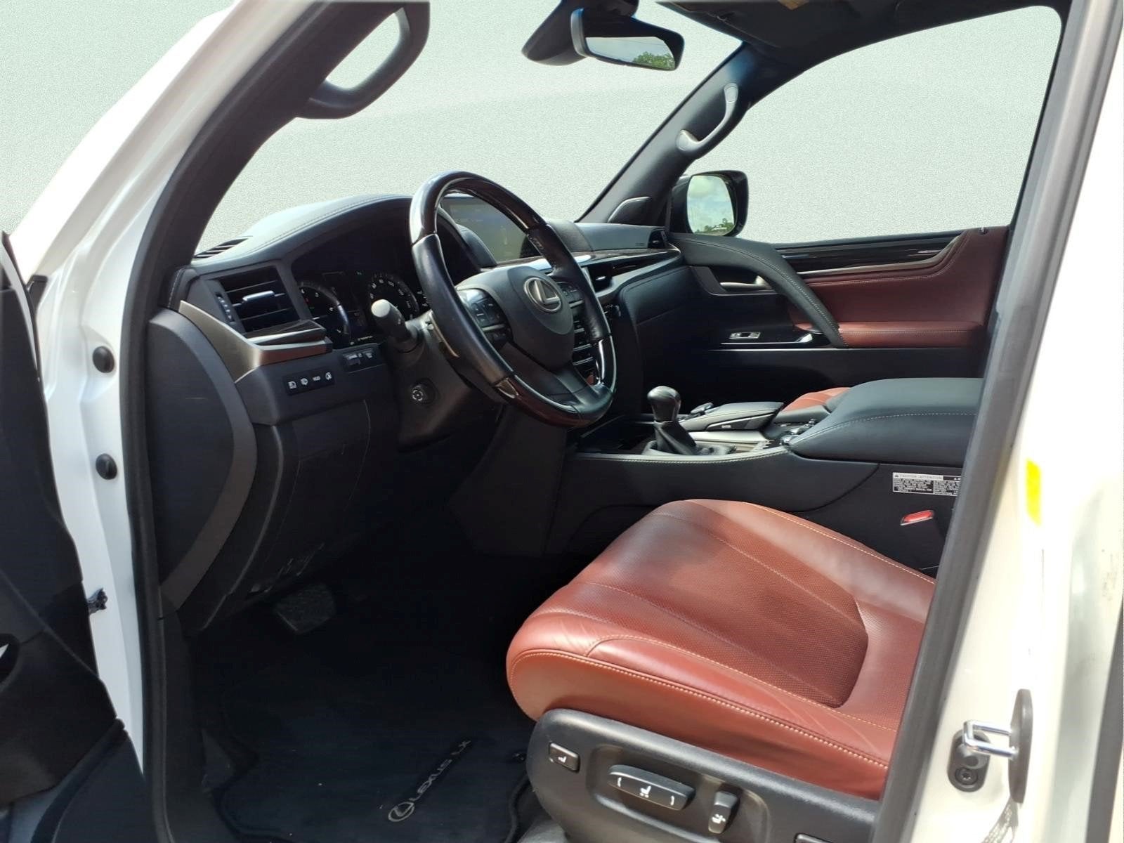 2021 Lexus LX 570 Three-Row