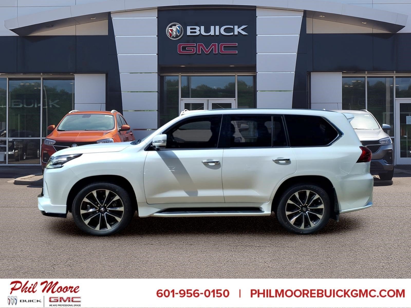 2021 Lexus LX 570 Three-Row