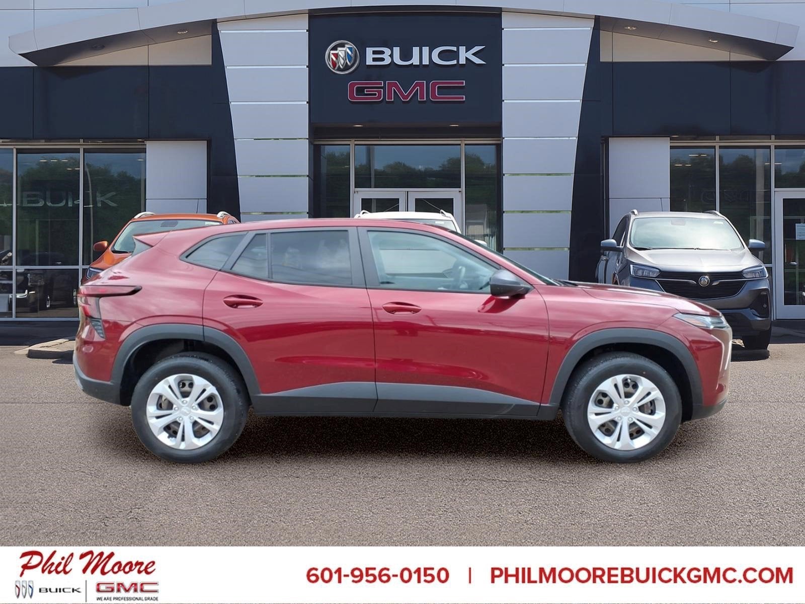 2024 Chevrolet Trax LS's photo