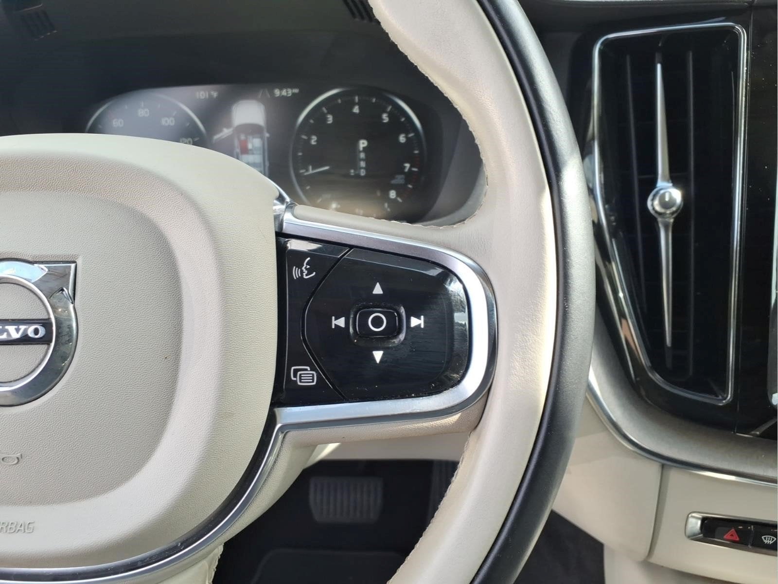 2019 Volvo XC60 T5 Inscription