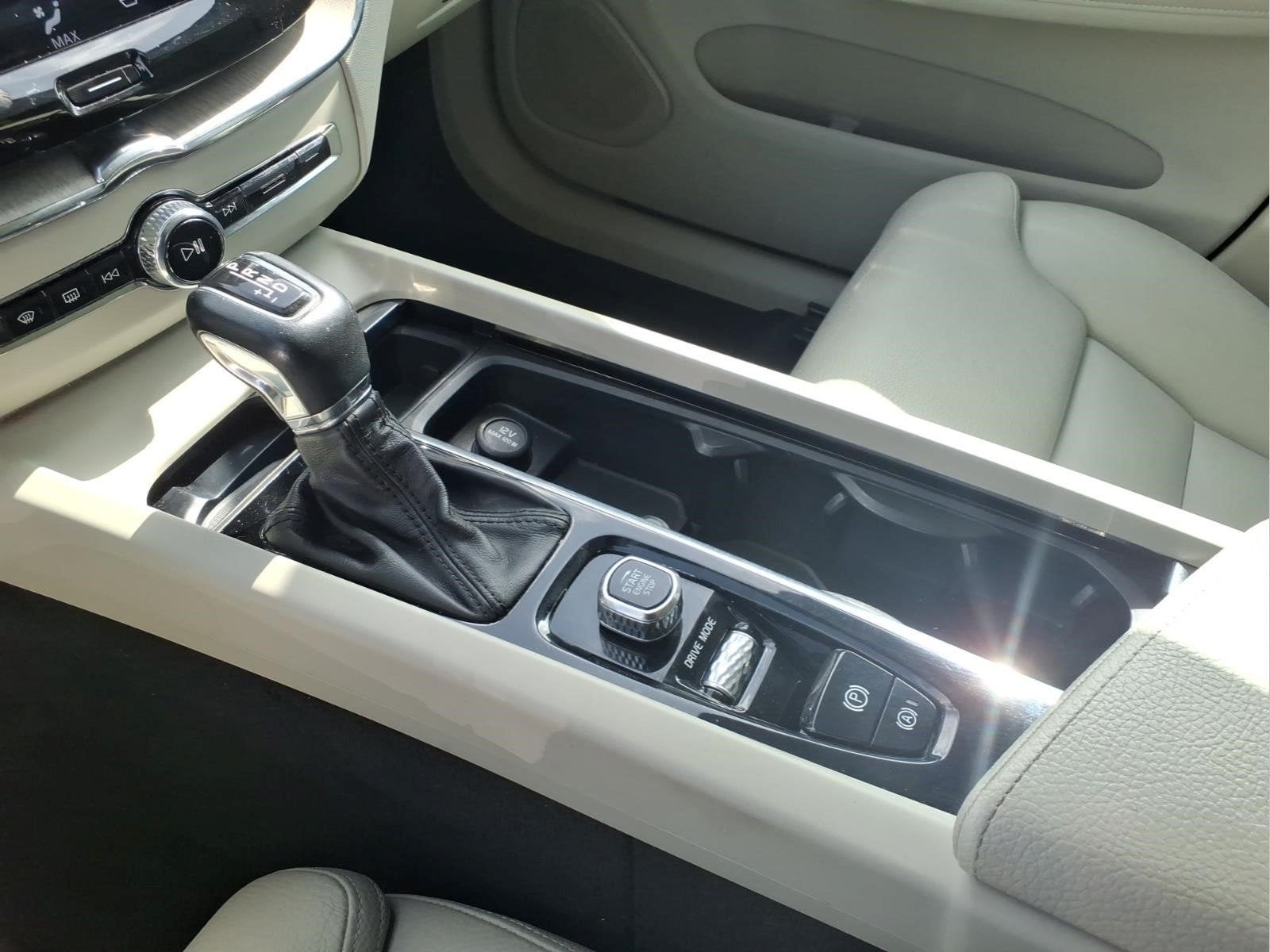 2019 Volvo XC60 T5 Inscription