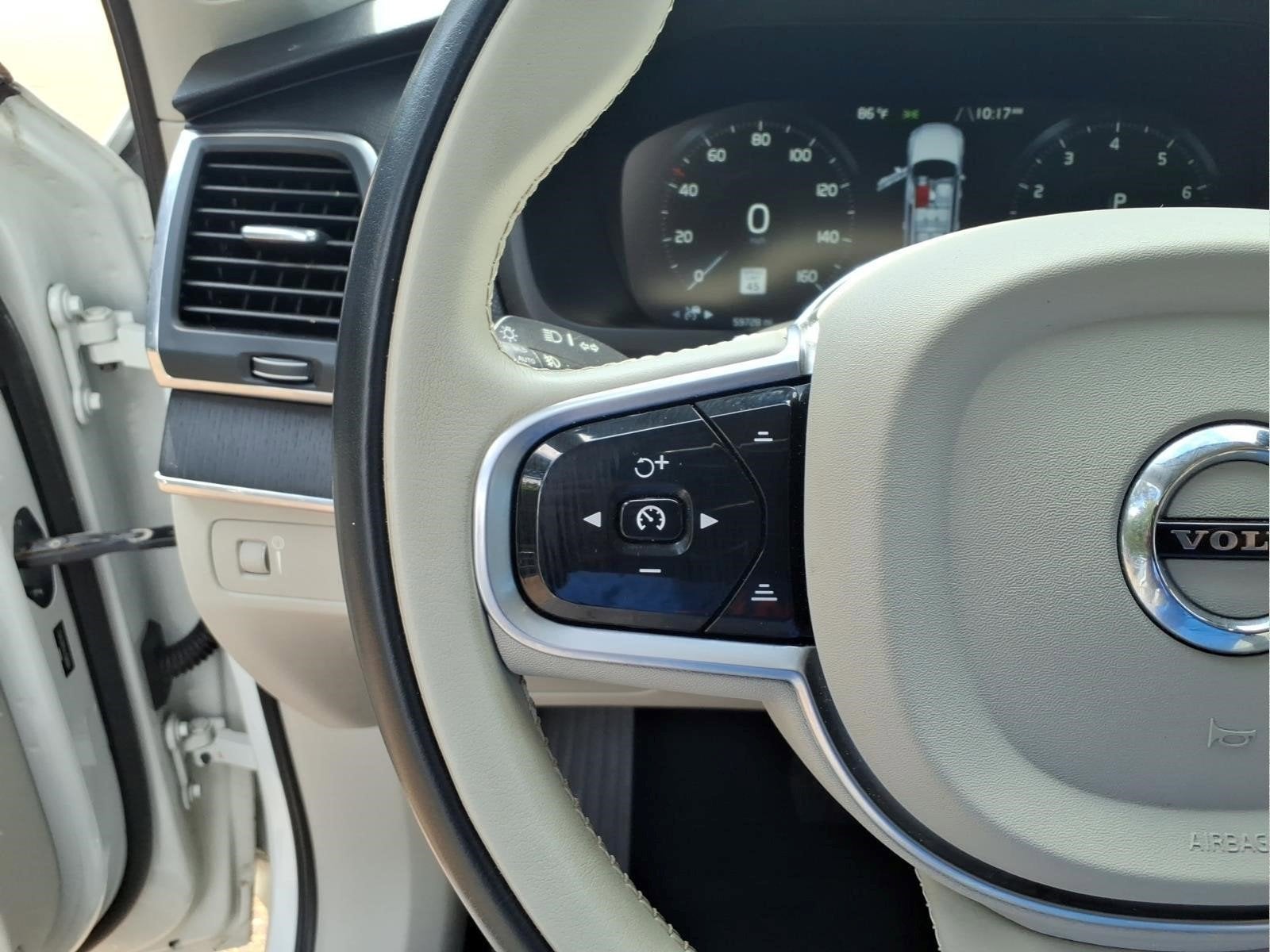 2020 Volvo XC90 T6 Momentum 7 Passenger