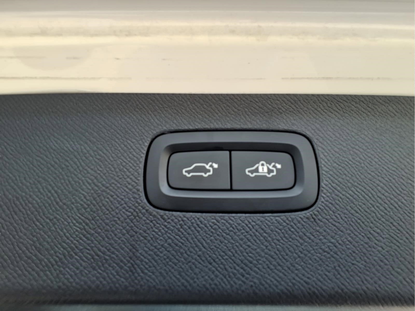 2020 Volvo XC90 T6 Momentum 7 Passenger