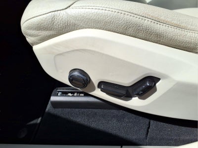 2020 Volvo XC90 T6 Momentum 7 Passenger