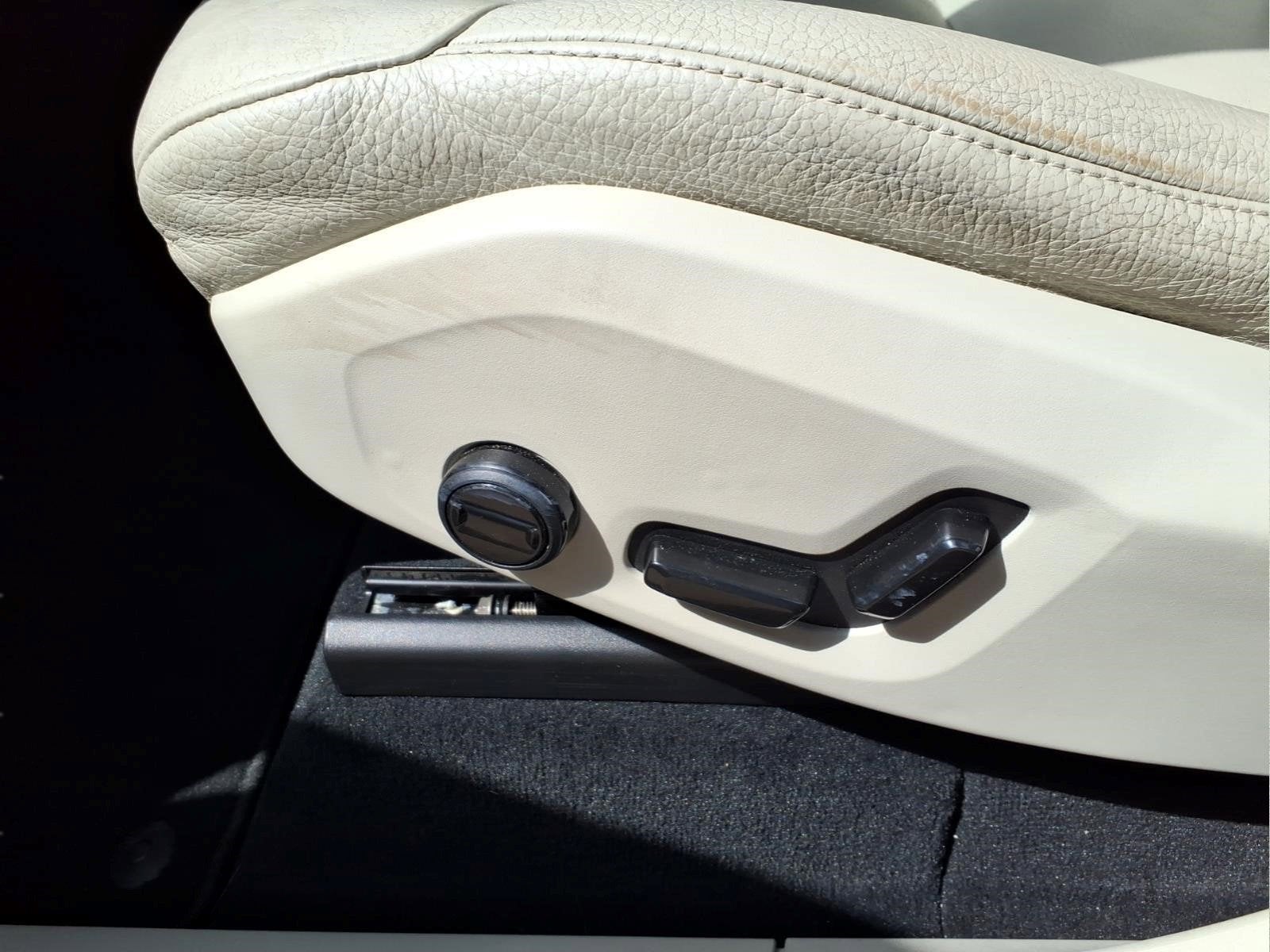 2020 Volvo XC90 T6 Momentum 7 Passenger